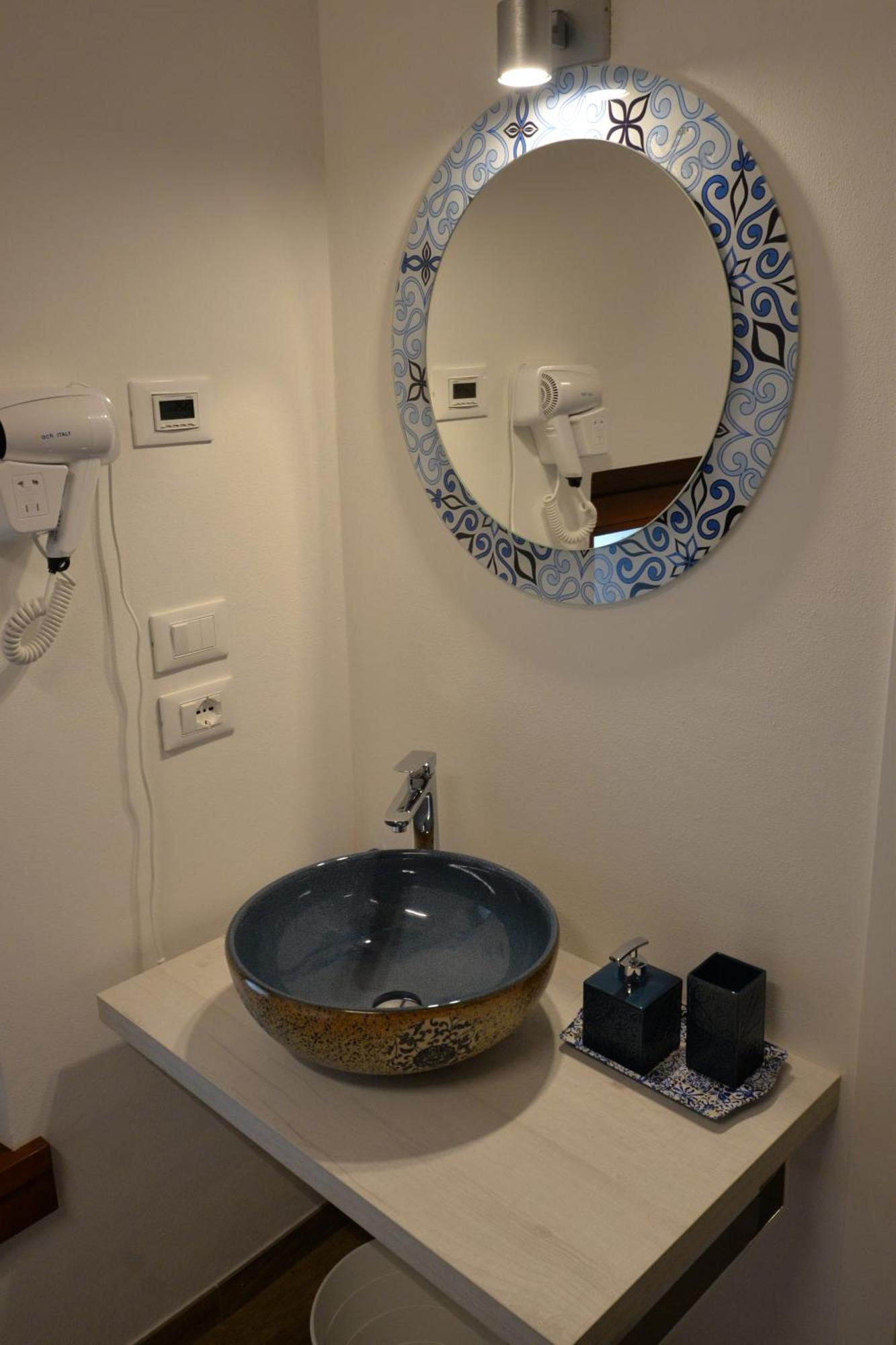 Casa Dei Colli Hotel มอนซามบาโน ภายนอก รูปภาพ